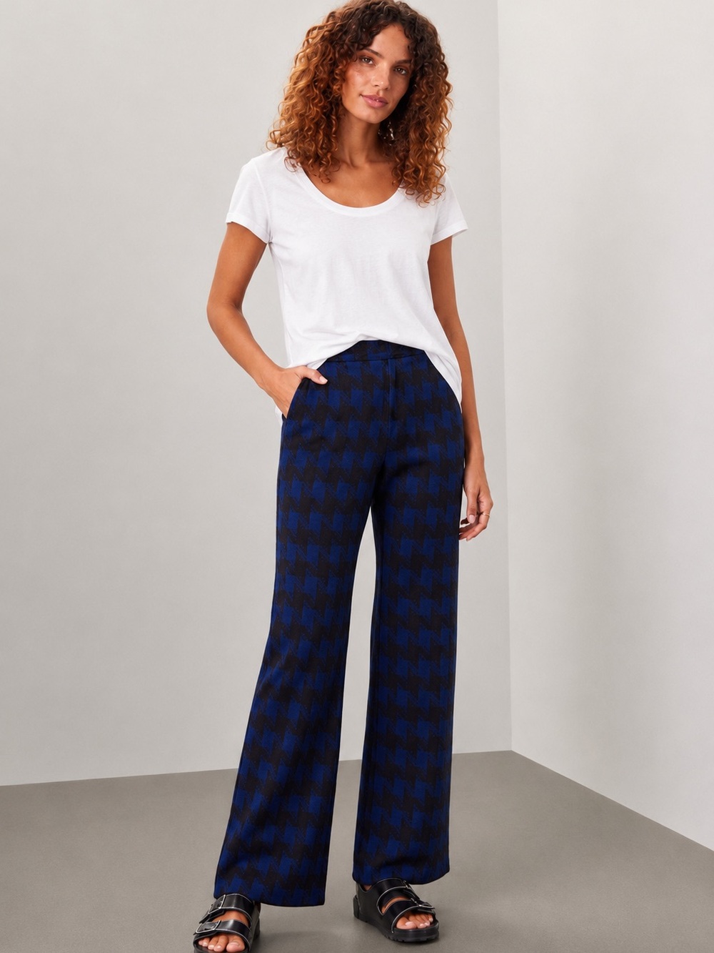 Anthropologie Wiley Blue & Black Houndstooth
Bootcut Trousers Size 4